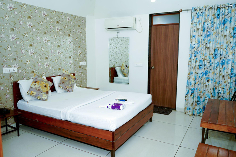 Bedroom 4, Hotel Prafulla Pure Veg , Kolhapur