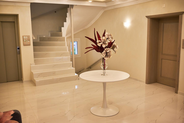 Others 5, Famissi Suites, Thessaly