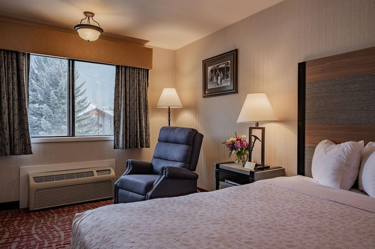 Bedroom 3, 49'er Inn & Suites, Teton