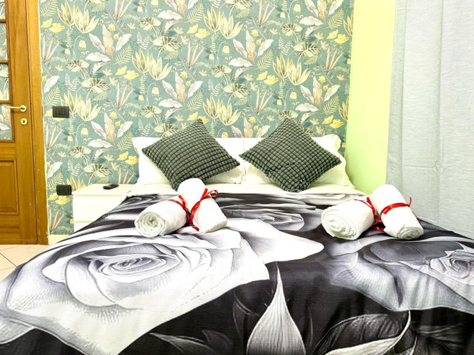 Bedroom 4, Zobeide - Next stop Colosseum, Rome