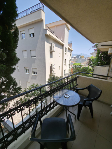 Others 3, Bono Apartments