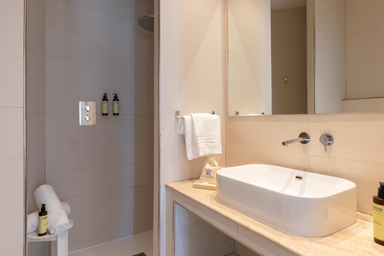 Bathroom 4, Pagoda Hotel & Residence, Napoli