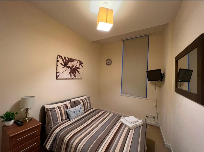 Bedroom 4, Two Bedrooms well equipped flat-NO PARTY, Aberdeen