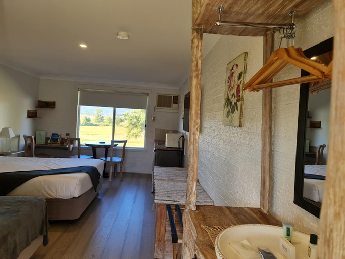 Bedroom 2, Vacy Hunter Valley Lodge, Dungog