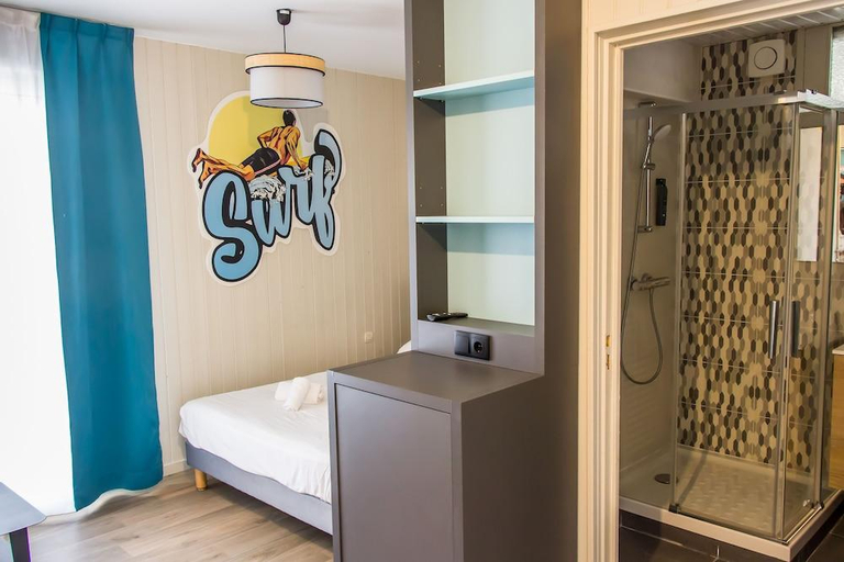 Bathroom, Azureva Lacanau, Gironde