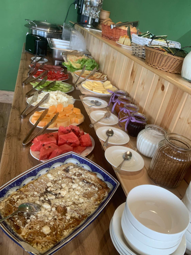 Food & Drinks 4, White House Chakvi, Kobuleti