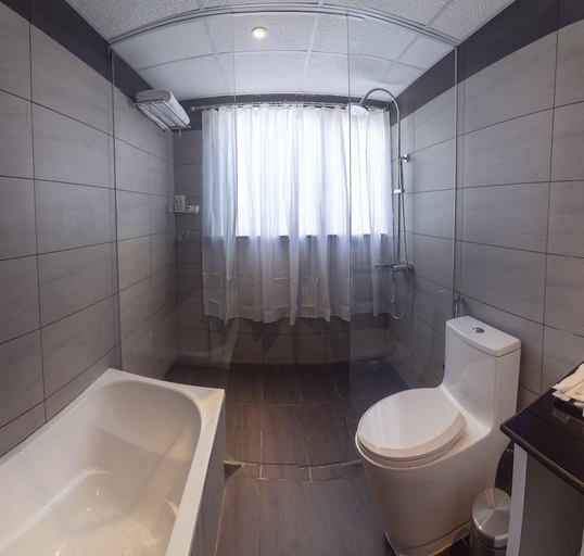 Bathroom, Hotel The Kingsbury, Mechi