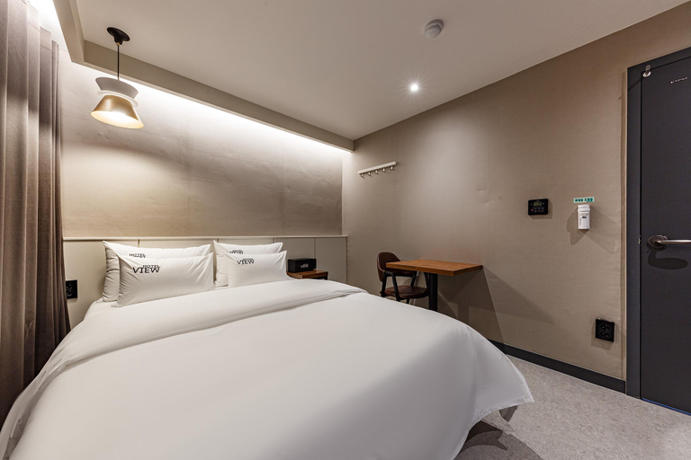 Bedroom 2, Cheonan Sothebys, Cheonan