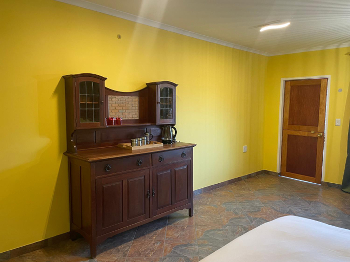 Bedroom 2, The Farm Shop, Grootfontein