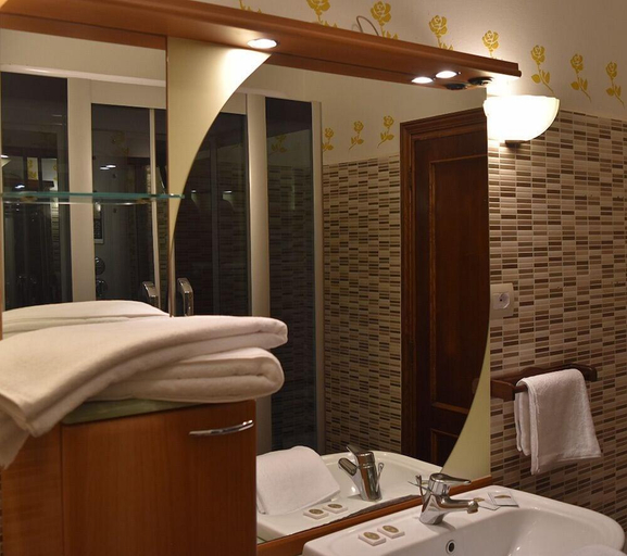 Bathroom 5, Podere Belvedere, Florence