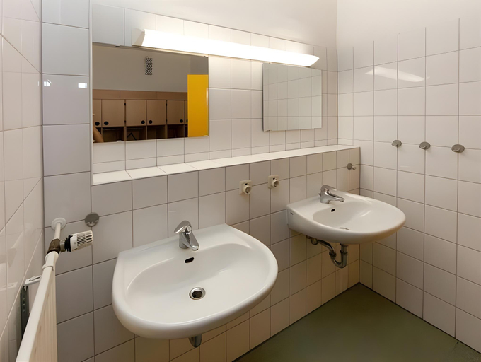 Bathroom 3, Djh Jugendherberge Biggesee, Olpe
