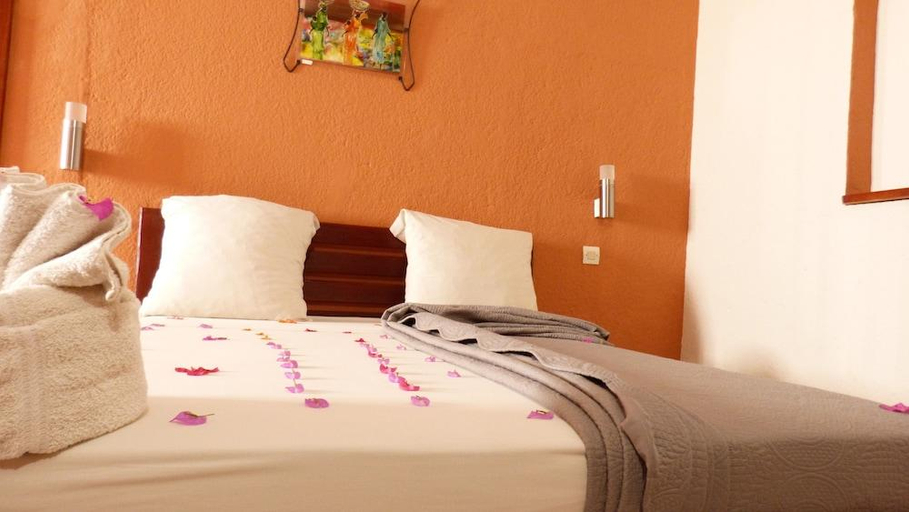 Bedroom 3, Hotel Flamboyants, Mbour