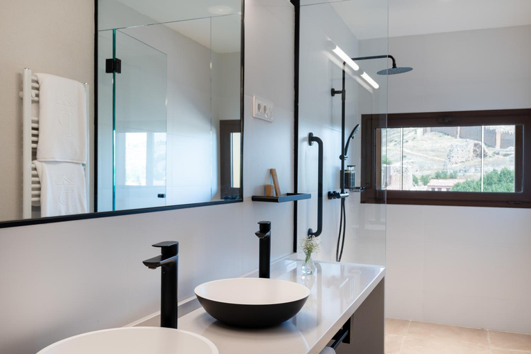 Bathroom 4, PARADOR MOLINA DE ARAGÓN, Guadalajara