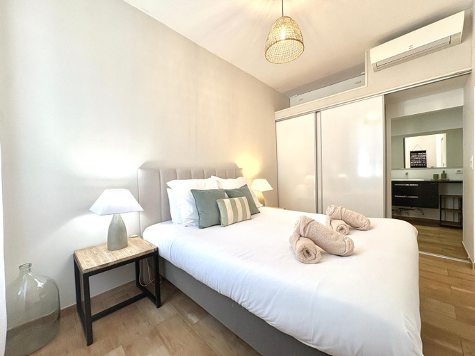Bedroom 2, Appartements climatises - Vieil Antibes, Alpes-Maritimes