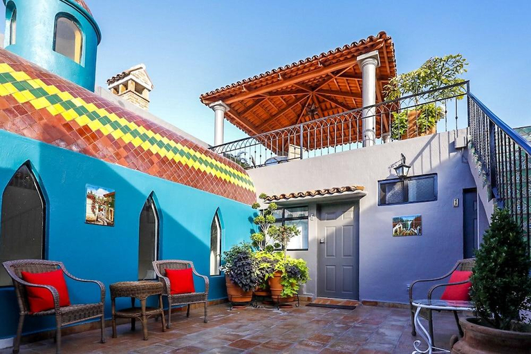 Exterior & Views