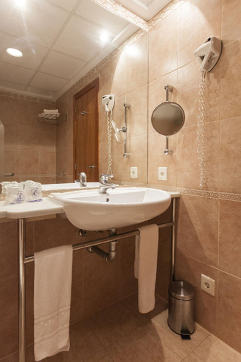 Bathroom 3, Sercotel Hotel Los Lanceros, Madrid