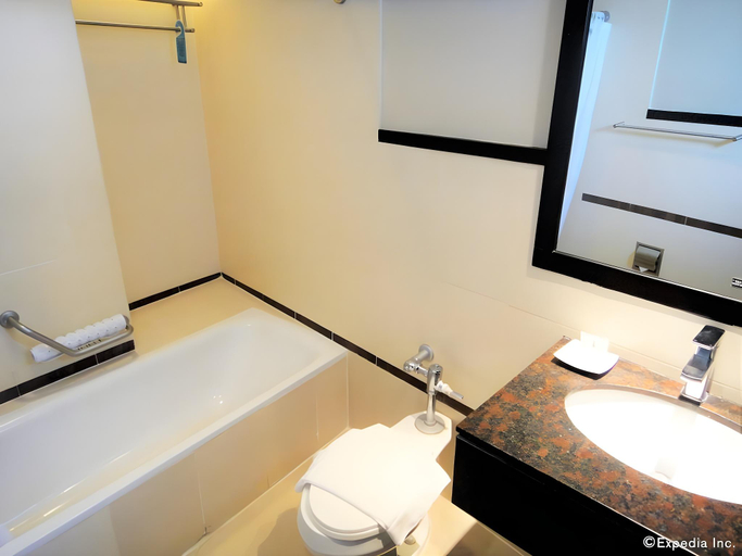 Bathroom 4, Mallberry Suites Business Hotel, Cagayan de Oro City