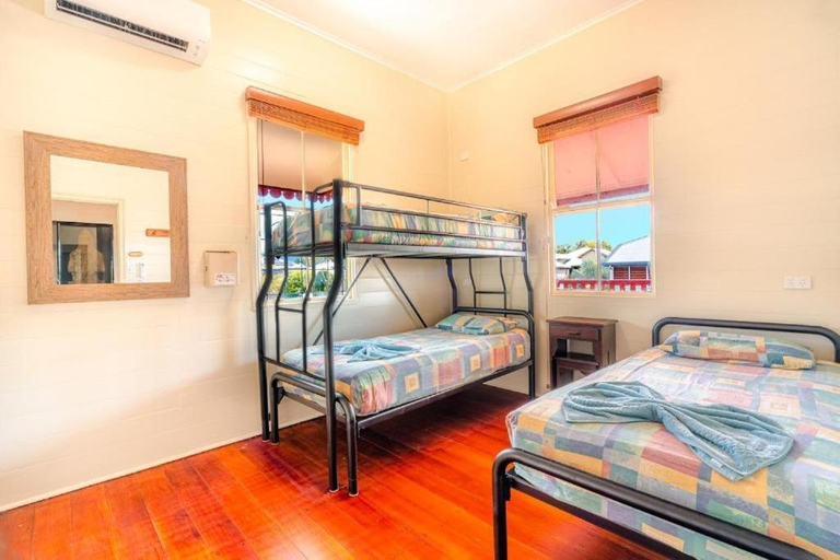 Bedroom 3, Travellers Oasis, Cairns