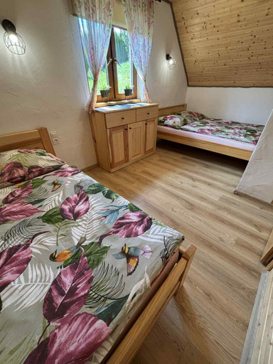 Bedroom 2, Bieszczadzki Bohater Domki 533-502-137, Lesko