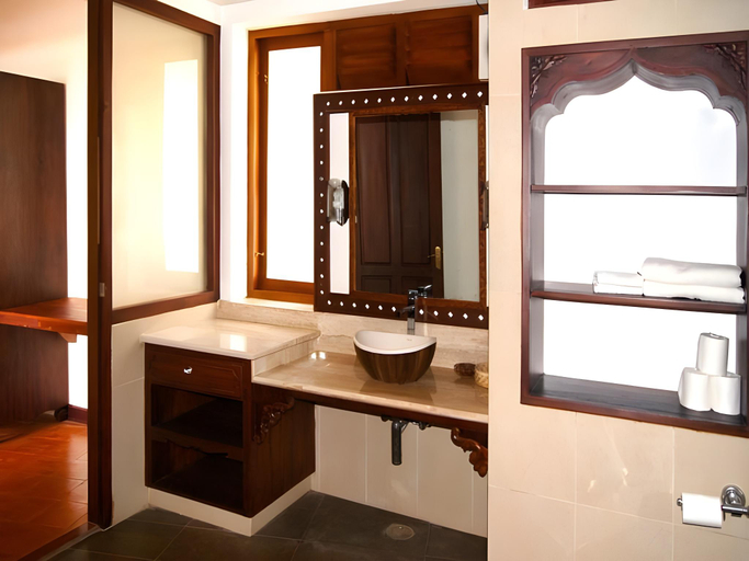 Bathroom 4, Ananda Lakshmi Ayurveda Retreat, Thiruvananthapuram