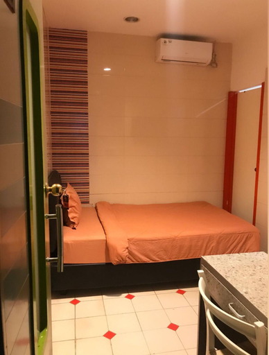 Bedroom 5, Orens Inn, Manado