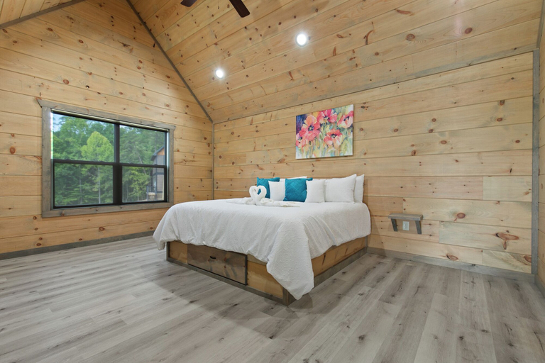 Bedroom 3, Splashin and Relaxin by Smoky Cove Resort, Sevier