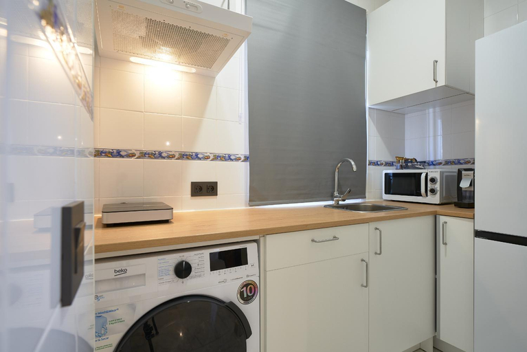 Others 4, Apartamentos Tejares de Triana 16B, Sevilla