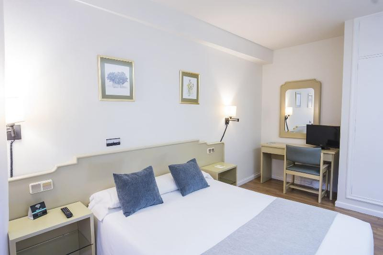 Bedroom 4, Hotel Alda Ribeira, A Coruña