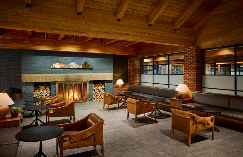 Public Area, Valhalla Hotel & Conference Centre, Thunder Bay