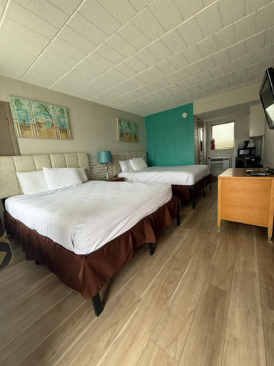 Bedroom 2, Monaco Motel - Wildwood Beach & Boardwalk, Cape May