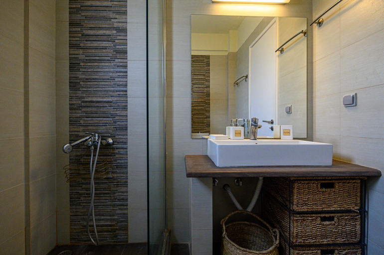 Bathroom 3, Villa Olivia, Peloponnese