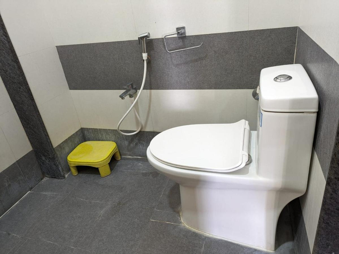 Bathroom 4, Vijayanagara Home Stay, Bellary