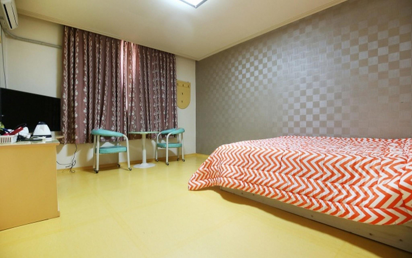 Bedroom 2, Yesan Garusil Motel, Yesan