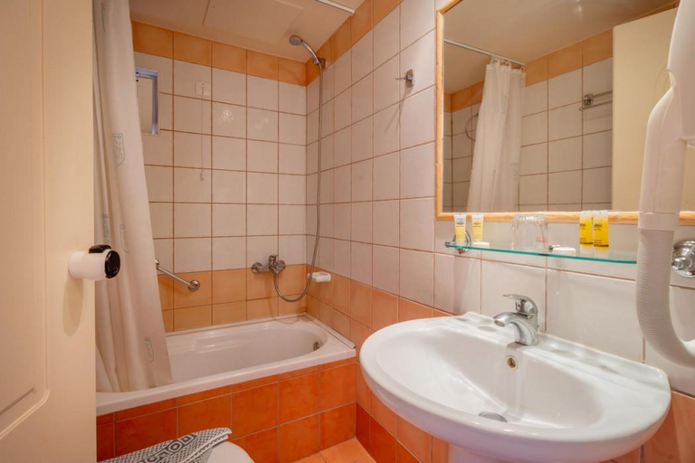 Bathroom 3, Lefkoniko Beach, Crete