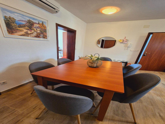 Others 2, Seaview Apartment in Cavtat Dalmatia with Garden, Konavle