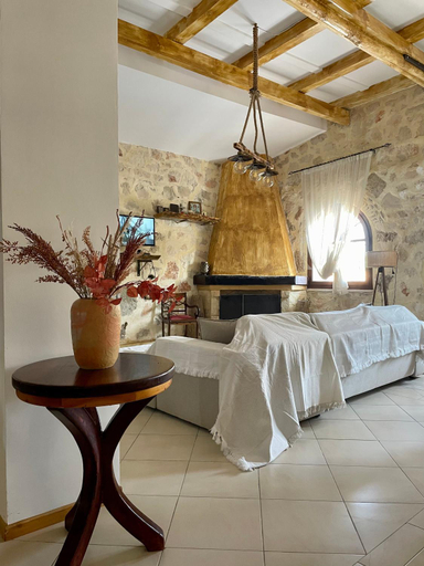2, Windy Inns ( Maistros I ), Ionian Islands