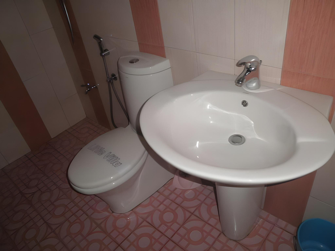 Bathroom 2, Little Villa, Habaraduwa
