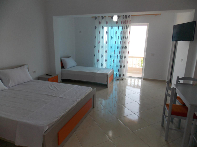 Others 2, Guest house Vila Bega, Sarandës