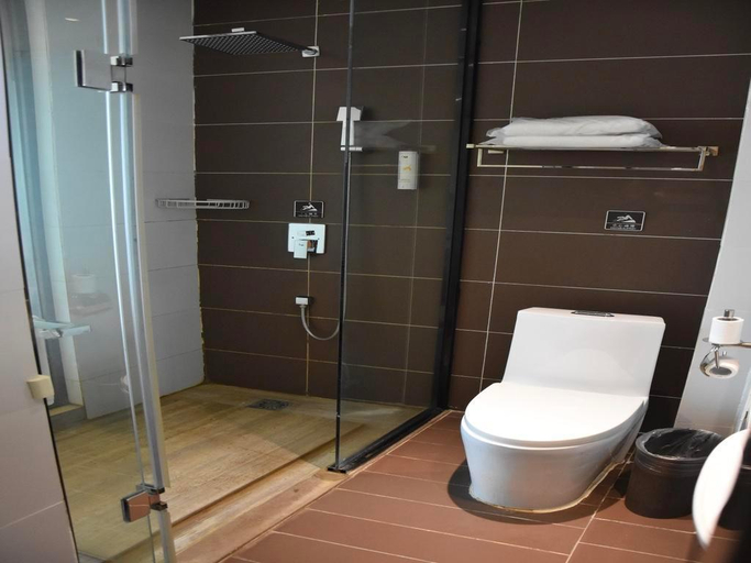 Bathroom 3, IU Hotel Shangqiu Kaixuan Road Zhonghuan Square Branch, Shangqiu