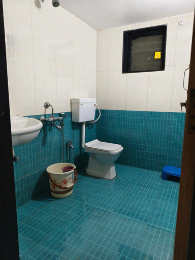 Bathroom 3, Girichintan Bunglow, Satara