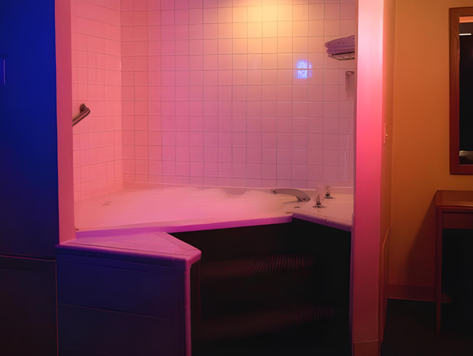 Bathroom 4, Budget Host Inn Bristol, Sullivan