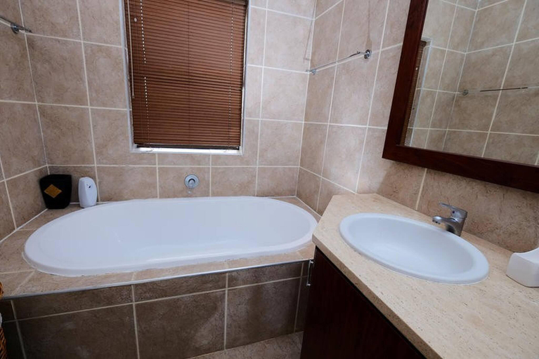 Bathroom 2, Relax in Style at this 3-Bedroomed Langebaan Holiday House, West Coast