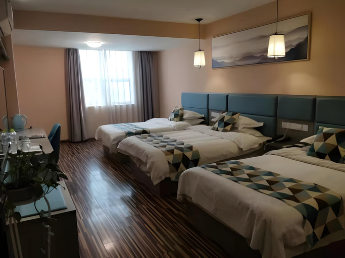 Bedroom 2, GreenTree Alliance Lianyungang Nanchang Road Hotel , Lianyungang