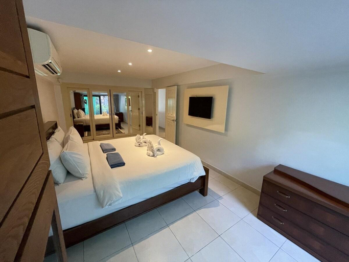 Bedroom 2, Peaceful retreat at Kalim Bay - pool, bar, garden, Pulau Phuket