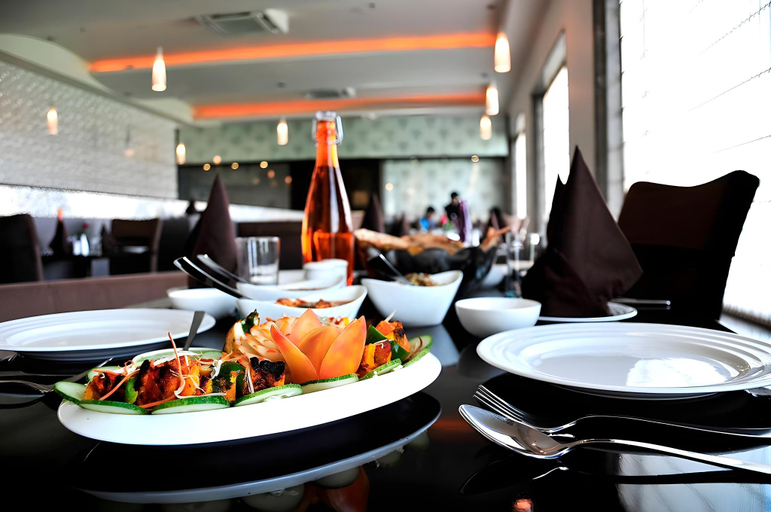 Food & Drinks 5, Brijwasi Lands Inn, Mathura