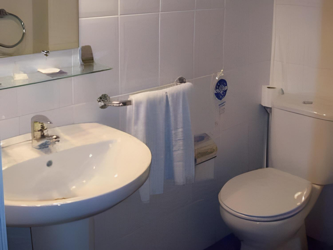 Bathroom 4, Estudios Aranzazu, Cantabria