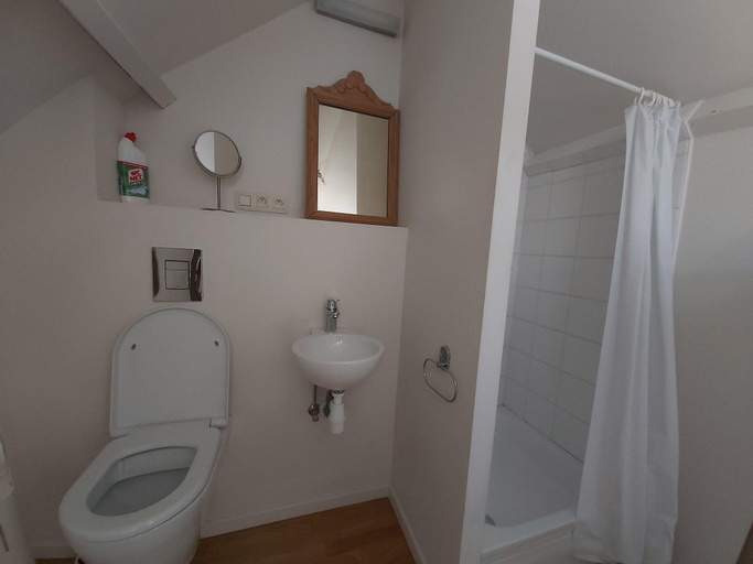 Bathroom 3, Holiday Home in Treignes for 9 Person, Namur