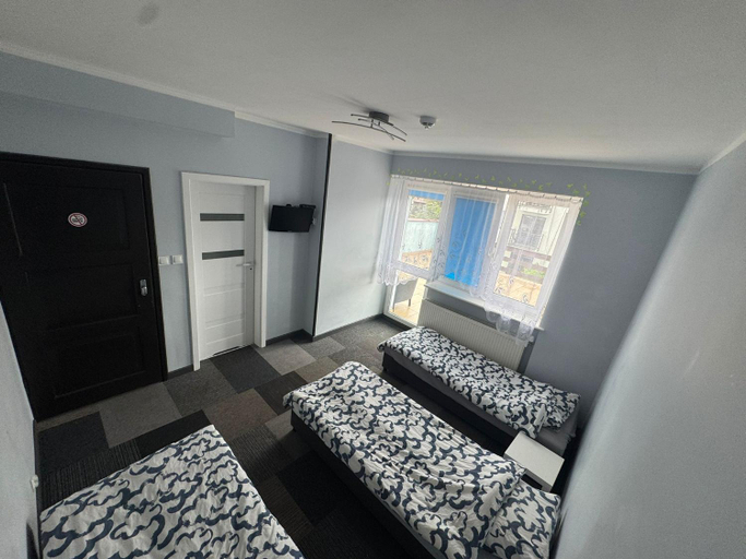 Others 4, Noclegi pokoje goscinne Zeglarz, Gdynia