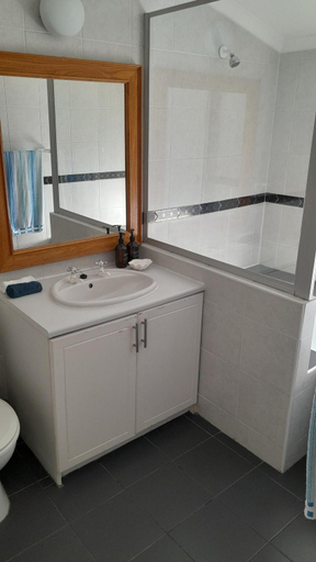 Bathroom 2, Brightwater Lodge, City of Cape Town