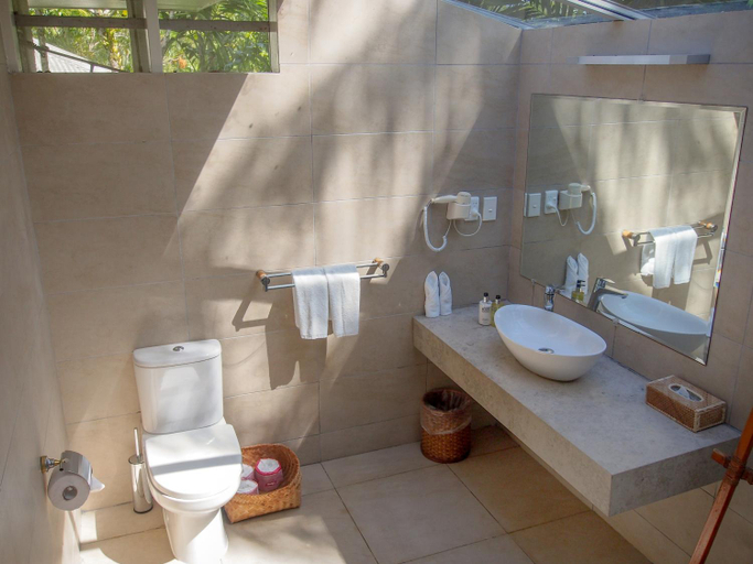 Bathroom 4, Sinalei Reef Resort and Spa, Siumu